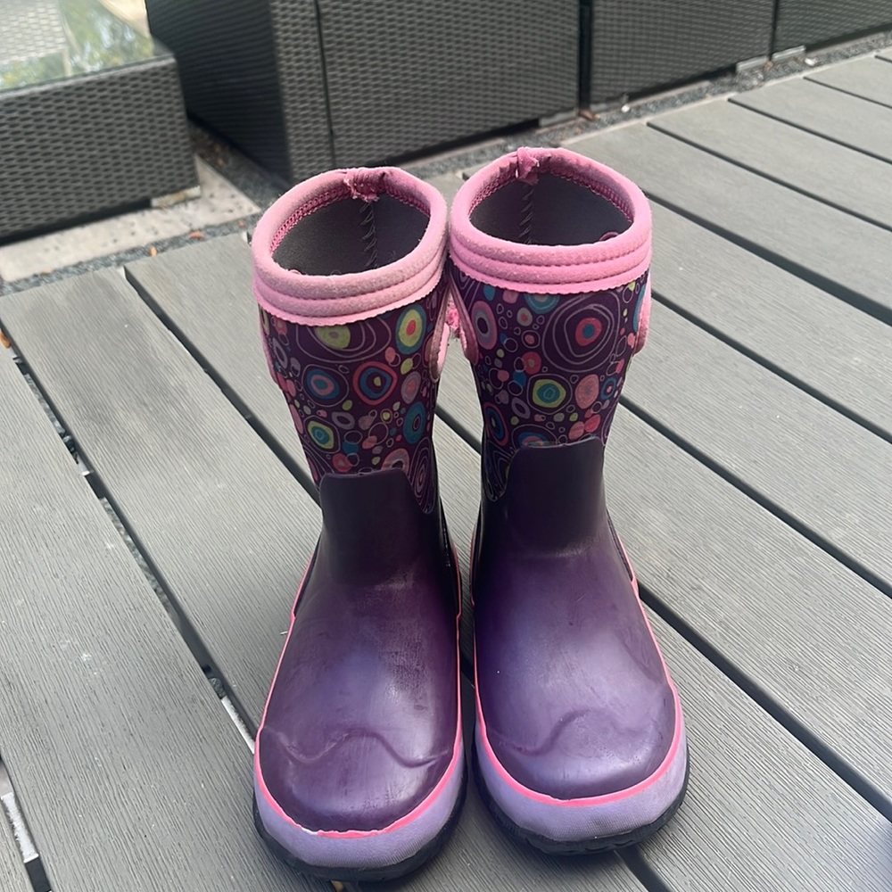 Bogs girl size 11 pink/purple